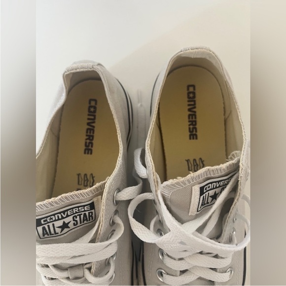 Converse Chuck Taylor All Star low top canvas sneakers Sz 11 - Picture 2 of 9